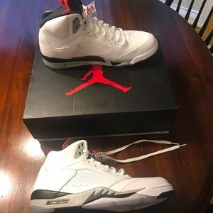 Jordan 5 Retro’s White Cement
